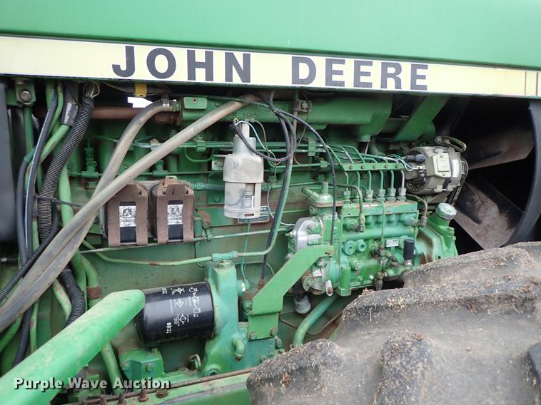 image for item DF8898 1980 John Deere 8640 4WD tractor