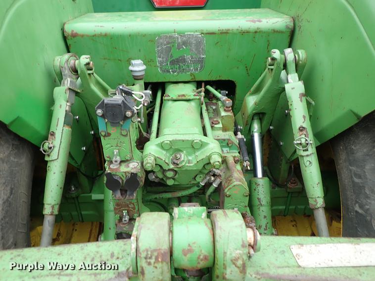 image for item DF8898 1980 John Deere 8640 4WD tractor
