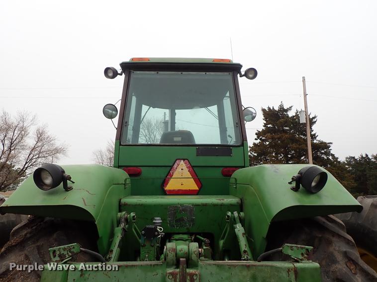 image for item DF8898 1980 John Deere 8640 4WD tractor