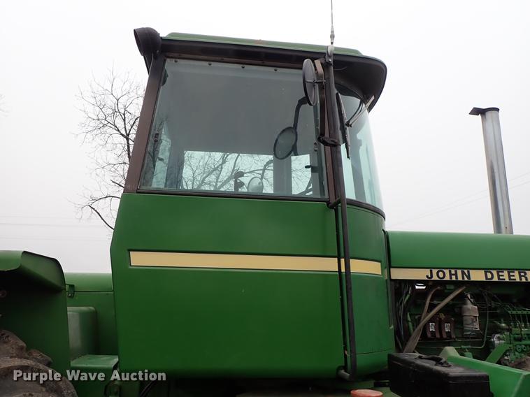 image for item DF8898 1980 John Deere 8640 4WD tractor
