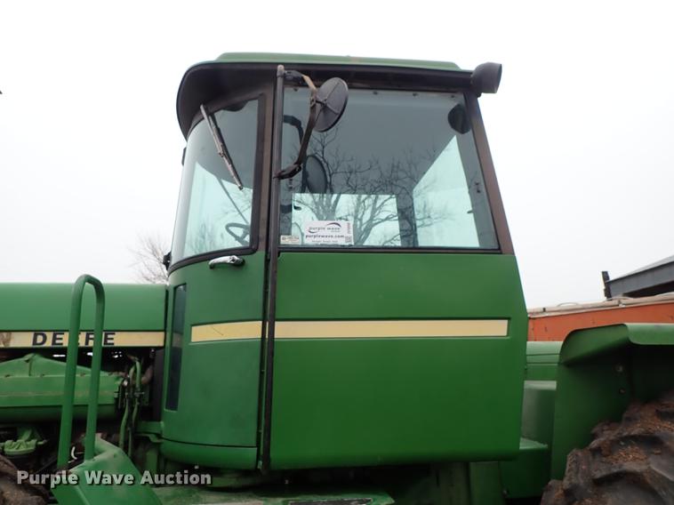 image for item DF8898 1980 John Deere 8640 4WD tractor