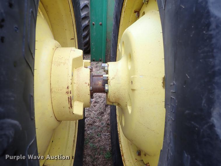 image for item DF8898 1980 John Deere 8640 4WD tractor