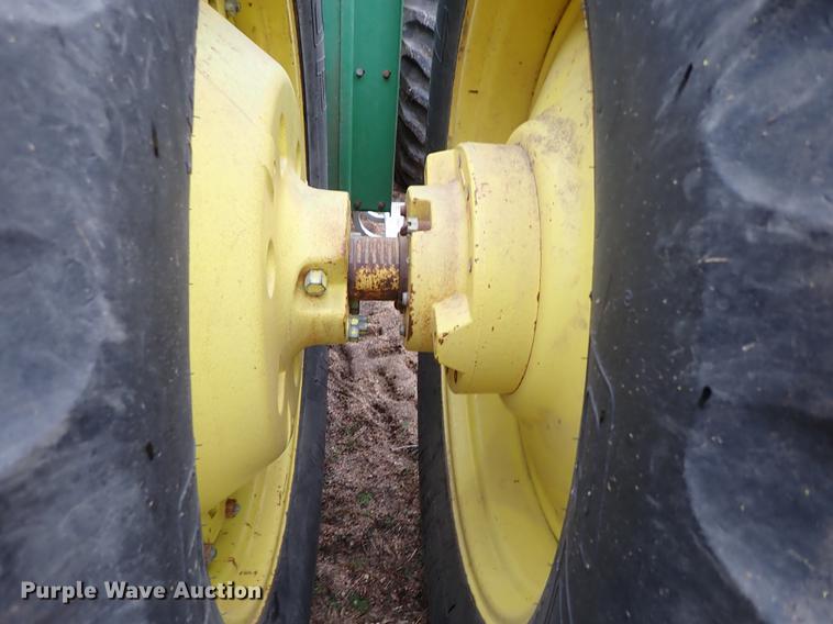 image for item DF8898 1980 John Deere 8640 4WD tractor