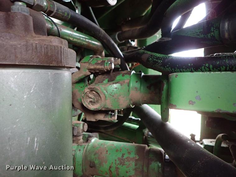 image for item DF8898 1980 John Deere 8640 4WD tractor