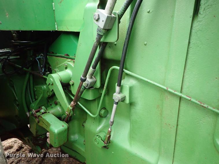image for item DF8898 1980 John Deere 8640 4WD tractor