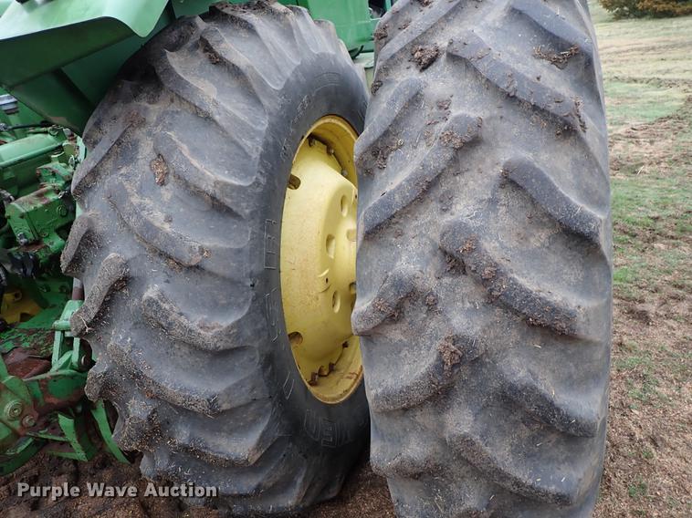 image for item DF8898 1980 John Deere 8640 4WD tractor