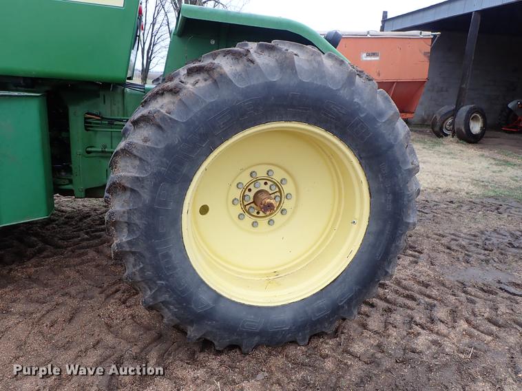 image for item DF8898 1980 John Deere 8640 4WD tractor