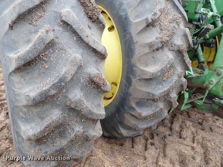 image for item DF8898 1980 John Deere 8640 4WD tractor