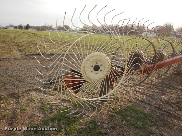 image for item DG0929 AGCO 4324 hay rake