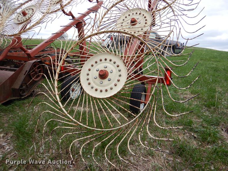 image for item DG0983 Hesston 5010 hay rake