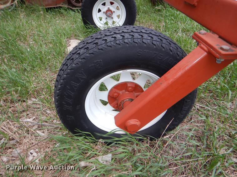 image for item DG0983 Hesston 5010 hay rake