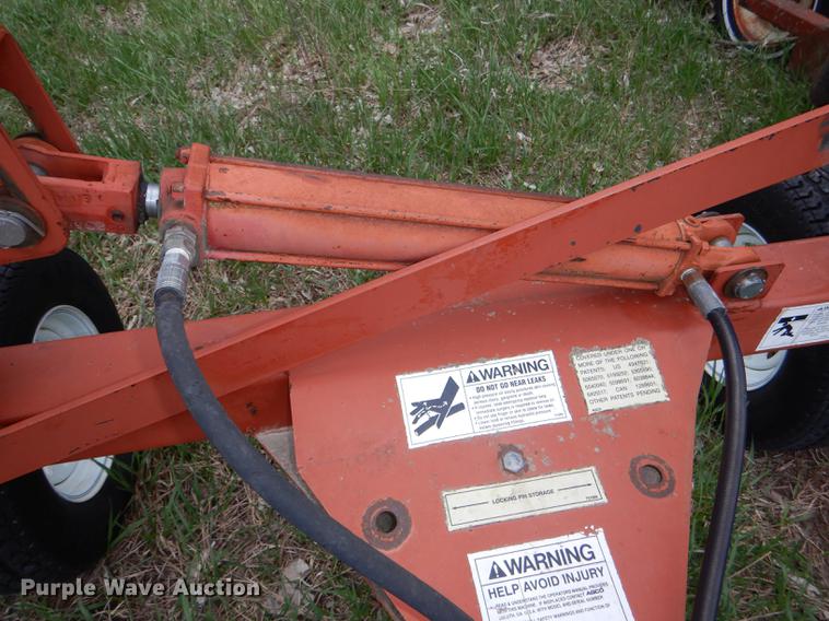 image for item DG0983 Hesston 5010 hay rake