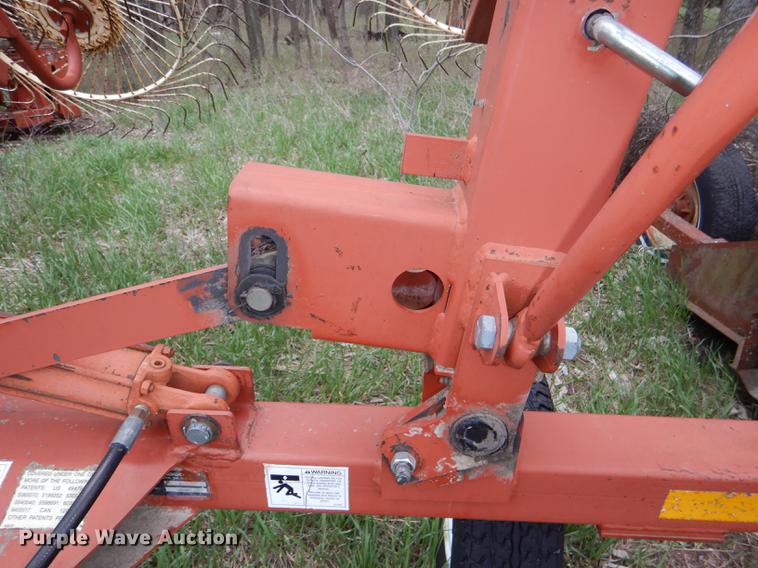 image for item DG0983 Hesston 5010 hay rake