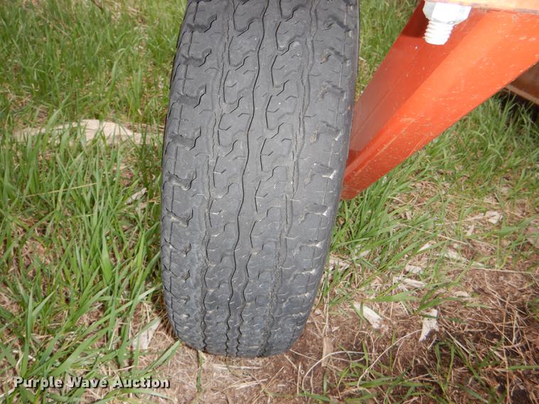 image for item DG0983 Hesston 5010 hay rake