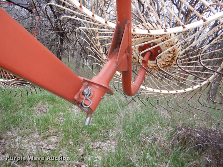 image for item DG0983 Hesston 5010 hay rake