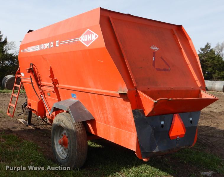 image for item DG0985 Kuhn Euromix II 1460 feed mixer