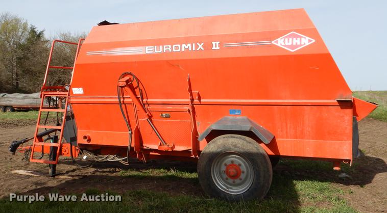 image for item DG0985 Kuhn Euromix II 1460 feed mixer