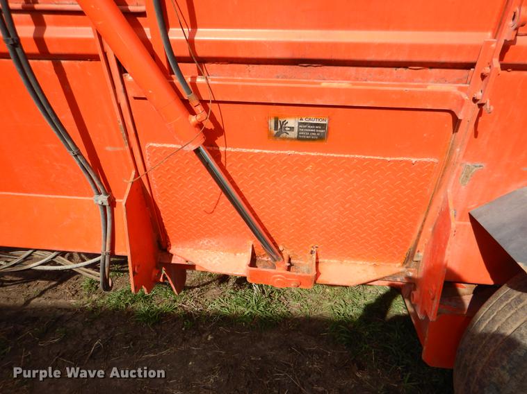 image for item DG0985 Kuhn Euromix II 1460 feed mixer