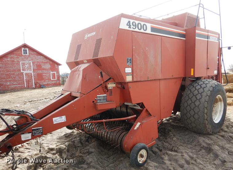 image for item DG5754 1993 Hesston 4900 large square baler