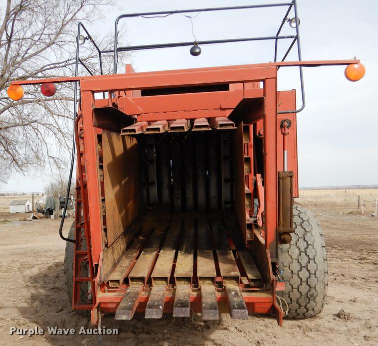 image for item DG5754 1993 Hesston 4900 large square baler