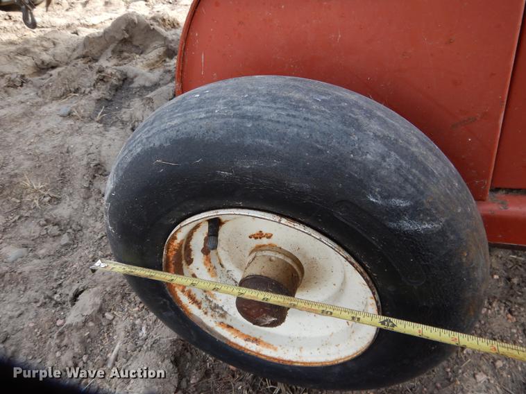 image for item DG5754 1993 Hesston 4900 large square baler