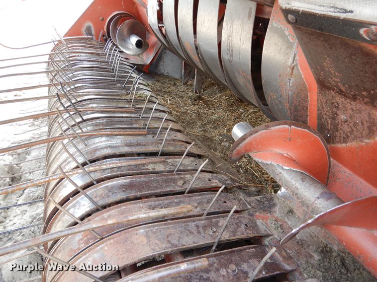 image for item DG5754 1993 Hesston 4900 large square baler
