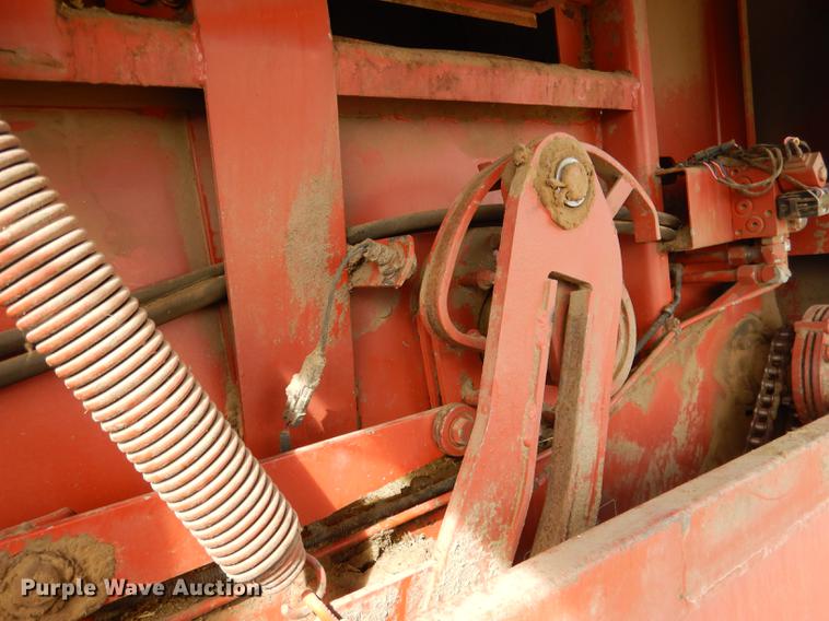 image for item DG5754 1993 Hesston 4900 large square baler