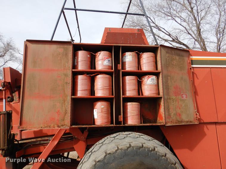 image for item DG5754 1993 Hesston 4900 large square baler