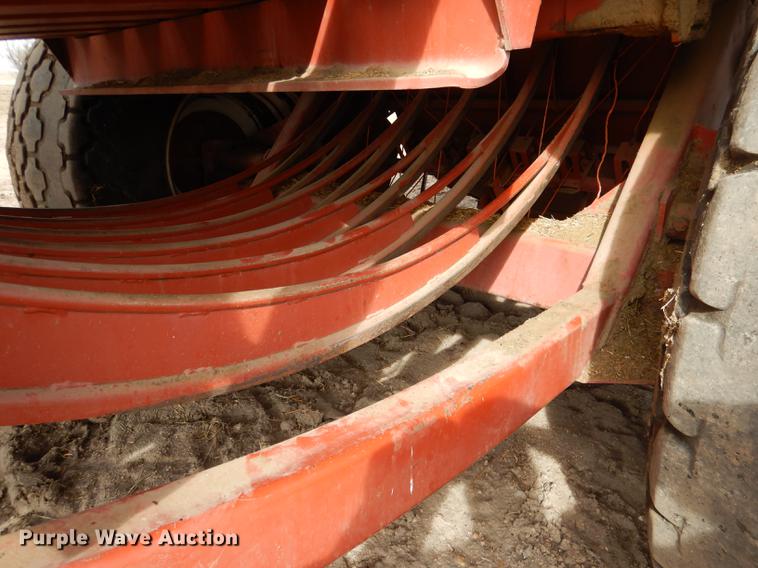 image for item DG5754 1993 Hesston 4900 large square baler