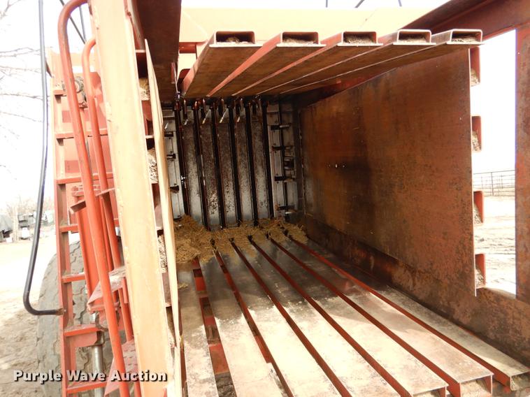 image for item DG5754 1993 Hesston 4900 large square baler