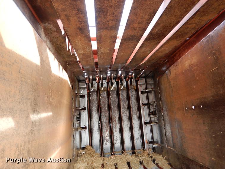 image for item DG5754 1993 Hesston 4900 large square baler