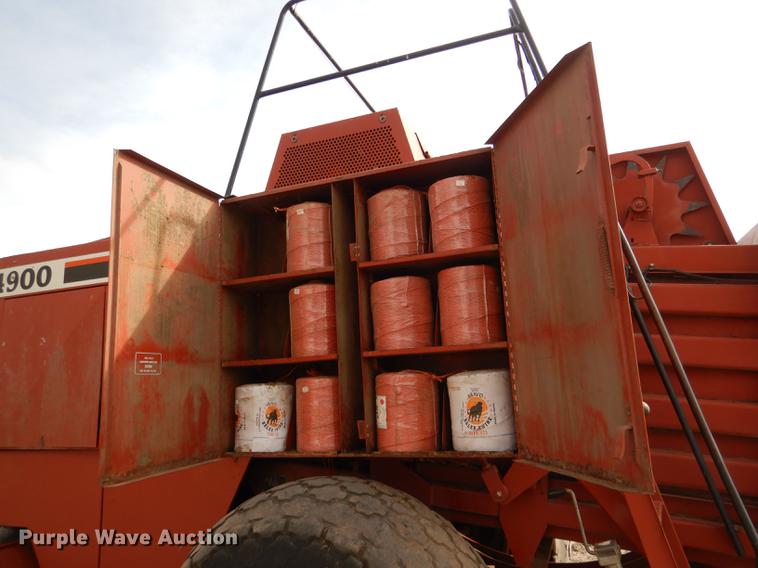 image for item DG5754 1993 Hesston 4900 large square baler