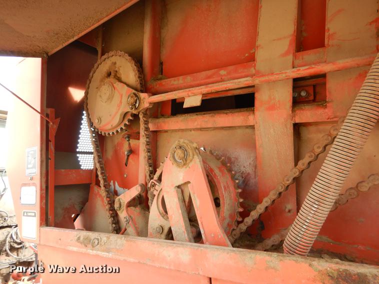 image for item DG5754 1993 Hesston 4900 large square baler