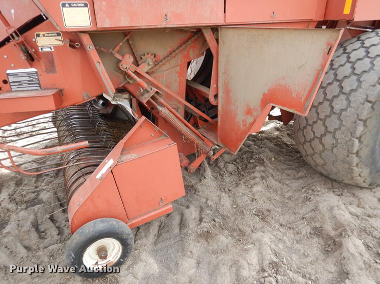 image for item DG5754 1993 Hesston 4900 large square baler