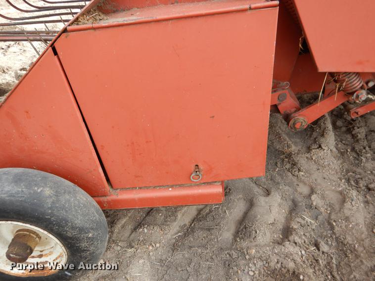 image for item DG5754 1993 Hesston 4900 large square baler