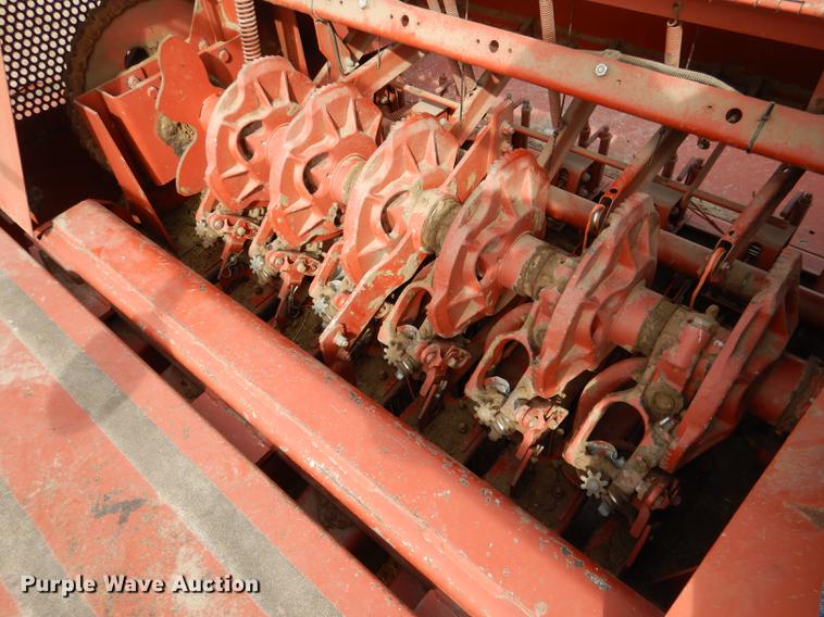 image for item DG5754 1993 Hesston 4900 large square baler