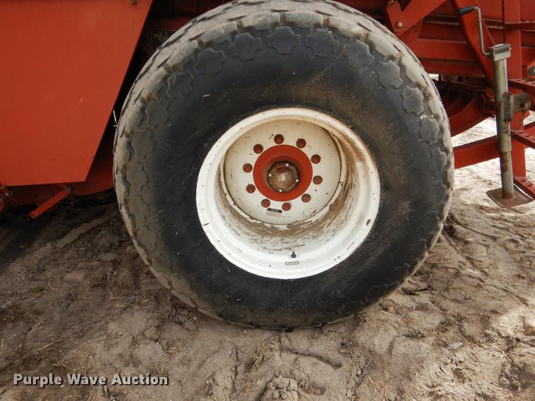 image for item DG5754 1993 Hesston 4900 large square baler