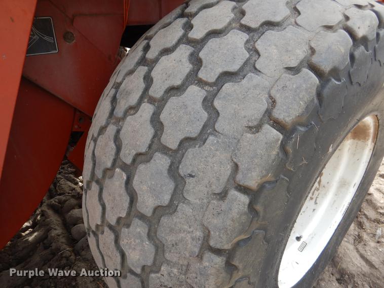 image for item DG5754 1993 Hesston 4900 large square baler