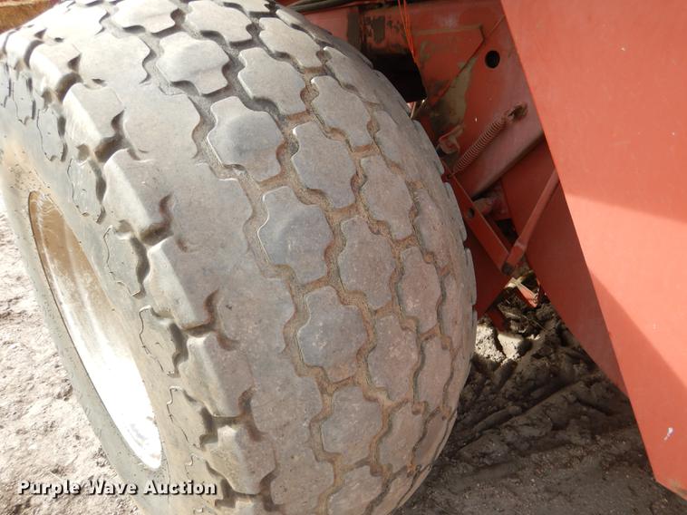 image for item DG5754 1993 Hesston 4900 large square baler