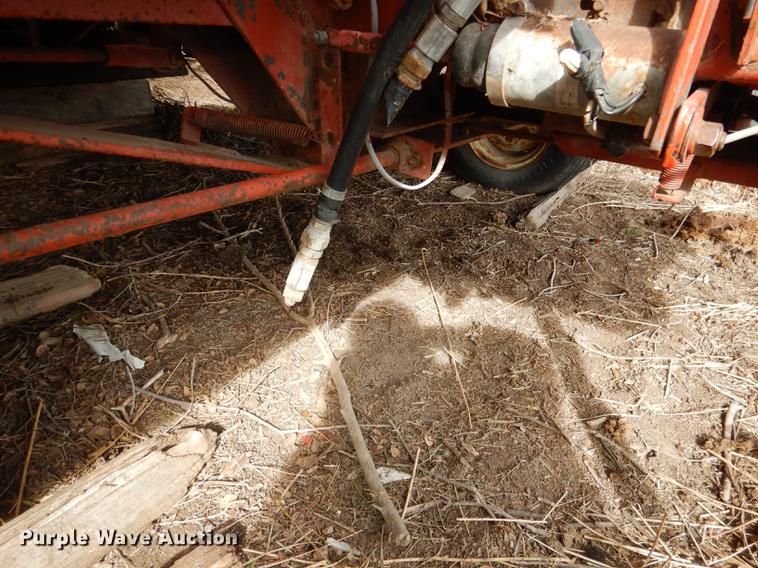 image for item DG5754 1993 Hesston 4900 large square baler