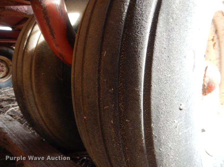 image for item DG5754 1993 Hesston 4900 large square baler