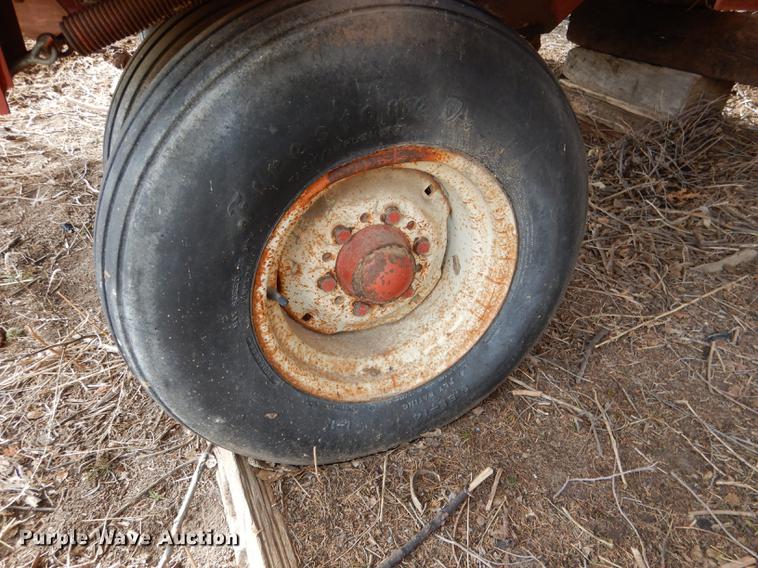 image for item DG5754 1993 Hesston 4900 large square baler