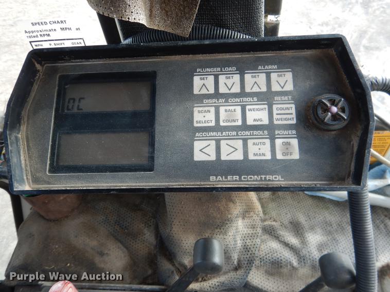 image for item DG5754 1993 Hesston 4900 large square baler