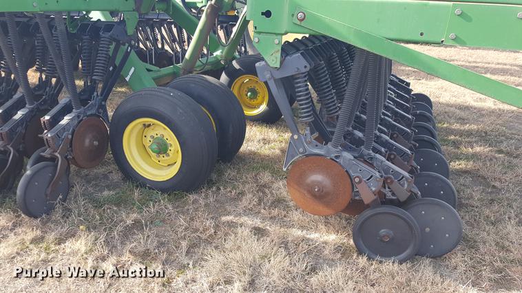 image for item EI9725 John Deere 455 grain drill
