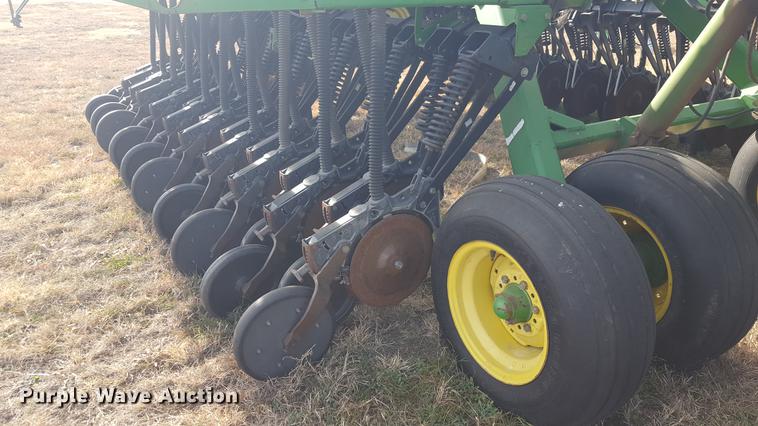 image for item EI9725 John Deere 455 grain drill