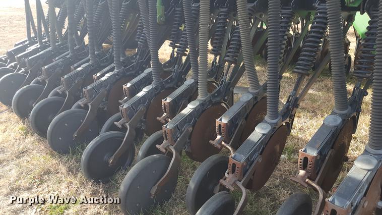 image for item EI9725 John Deere 455 grain drill