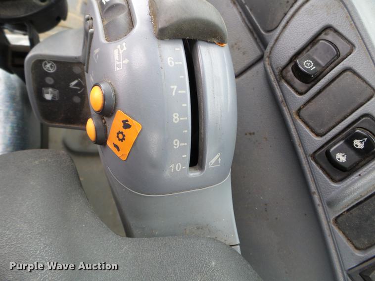 image for item EW9993 2005 New Holland TS115A tractor with snow groomer