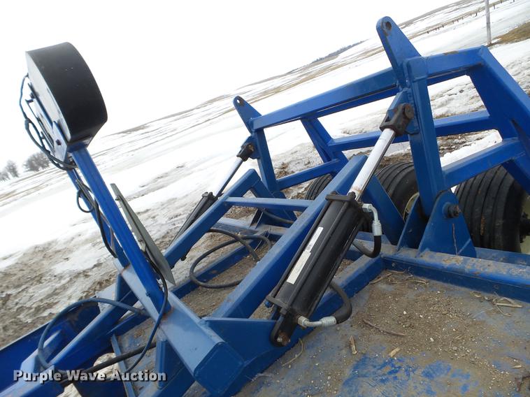 image for item EW9993 2005 New Holland TS115A tractor with snow groomer