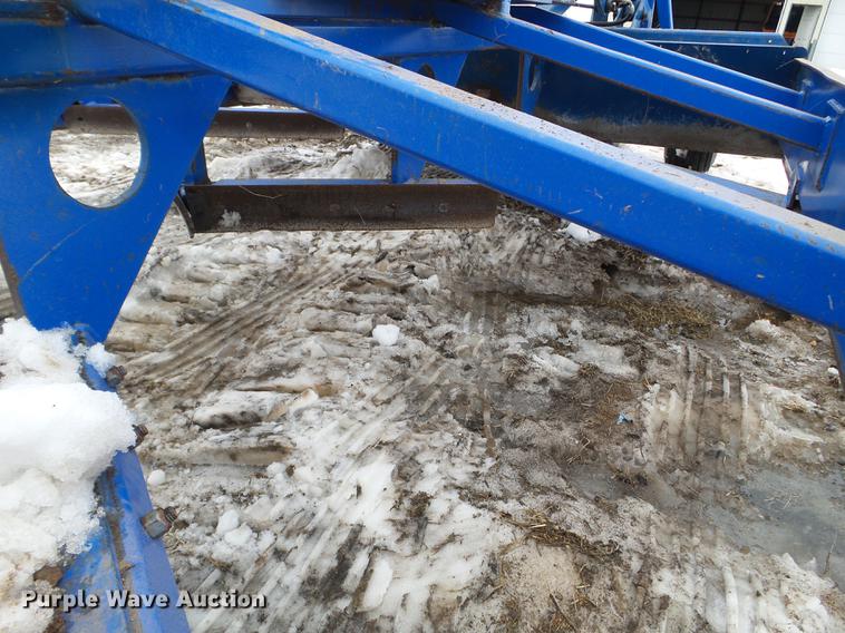 image for item EW9993 2005 New Holland TS115A tractor with snow groomer