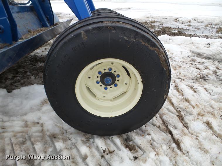 image for item EW9993 2005 New Holland TS115A tractor with snow groomer